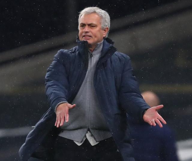 搜狐体育官网首页-穆里尼奥:热刺被个人失误坑了 凯恩两个脚踝受伤